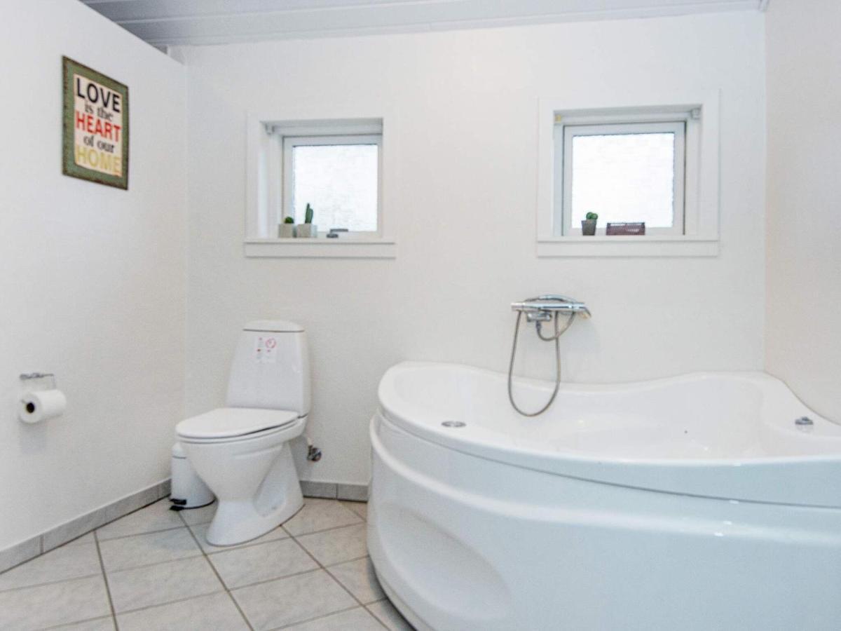 Holiday Home Lyngvej IV Fjerbaek Ngoại thất bức ảnh